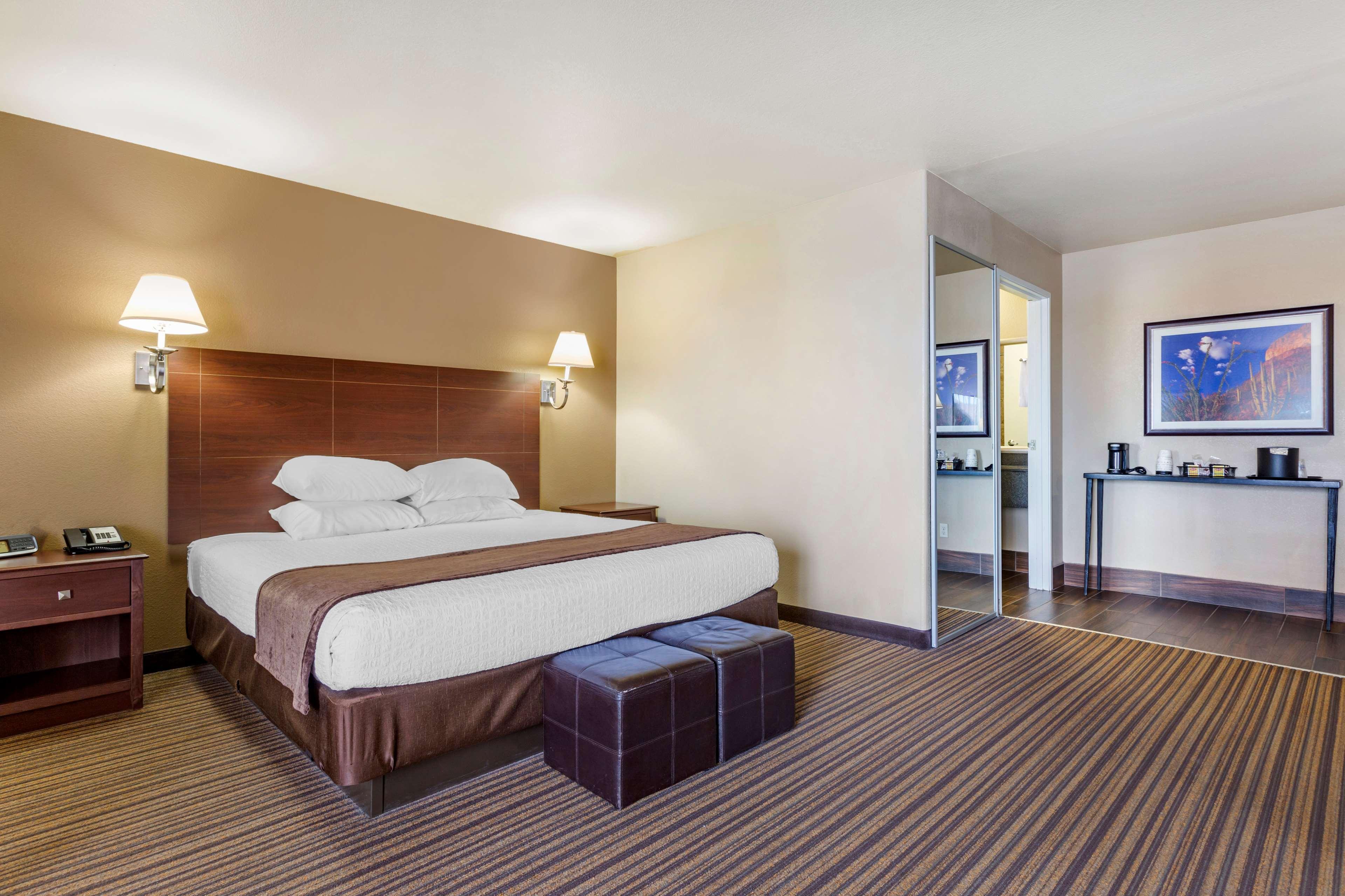 Best Western Plus Winslow Inn Bagian luar foto